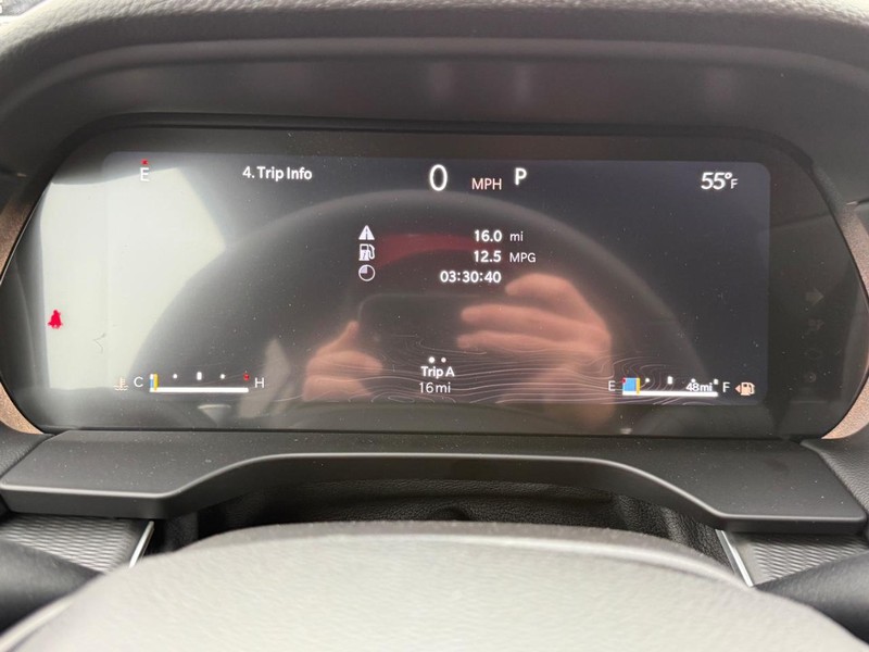 Jeep Grand Cherokee Vehicle Full-screen Gallery Image 13