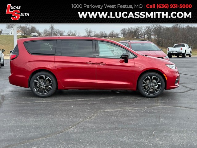 more details - chrysler pacifica