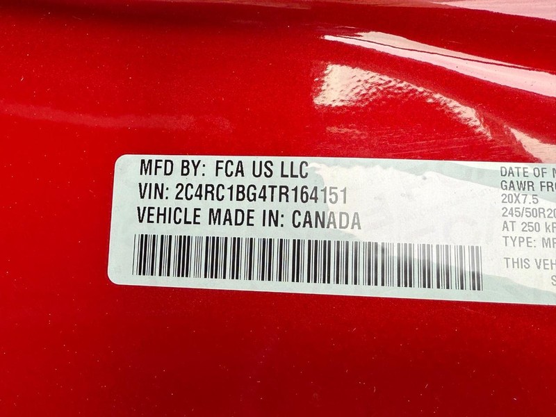 Chrysler Pacifica Vehicle Full-screen Gallery Image 16