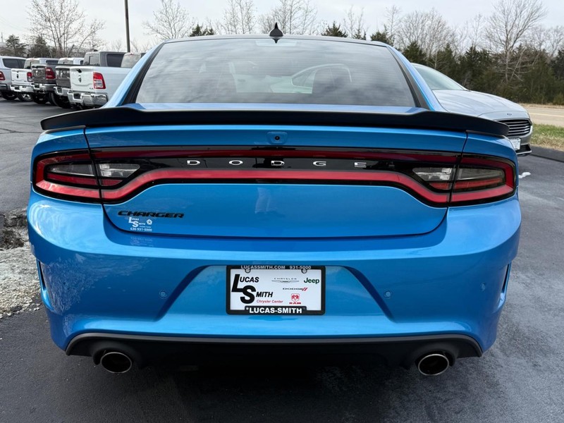 Dodge Charger Vehicle Full-screen Gallery Image 4