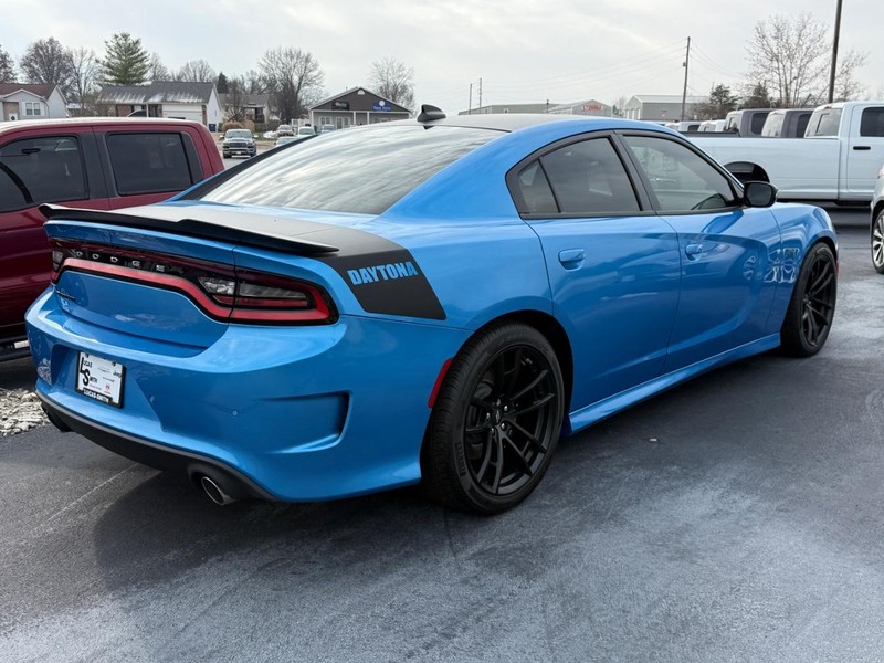 Dodge Charger Vehicle Full-screen Gallery Image 6