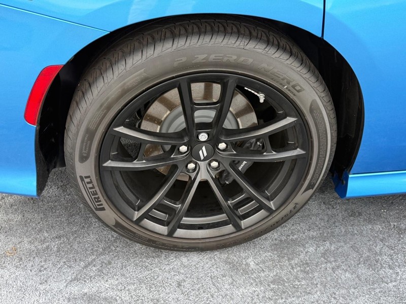 Dodge Charger Vehicle Full-screen Gallery Image 7