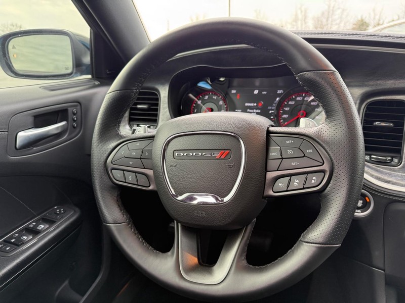 Dodge Charger Vehicle Full-screen Gallery Image 13