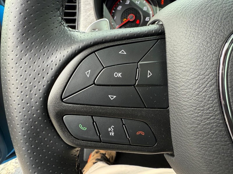 Dodge Charger Vehicle Full-screen Gallery Image 17