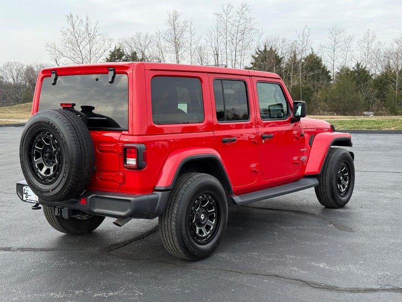 Jeep Wrangler Unlimited Vehicle Full-screen Gallery Image 3