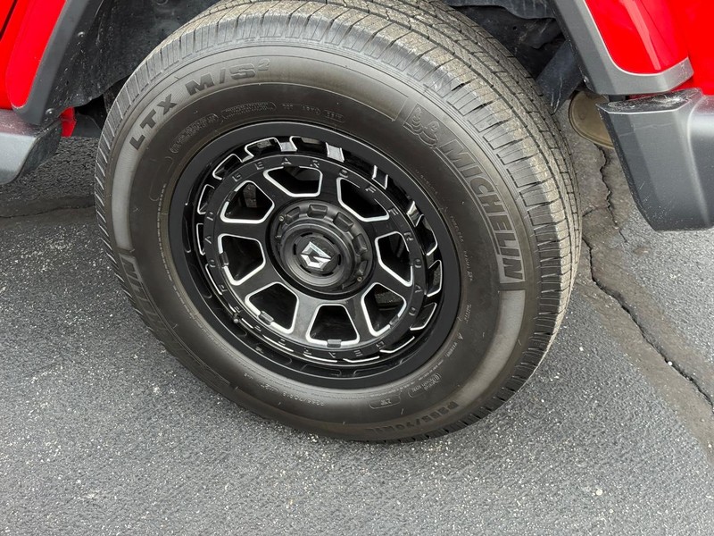 Jeep Wrangler Unlimited Vehicle Full-screen Gallery Image 7