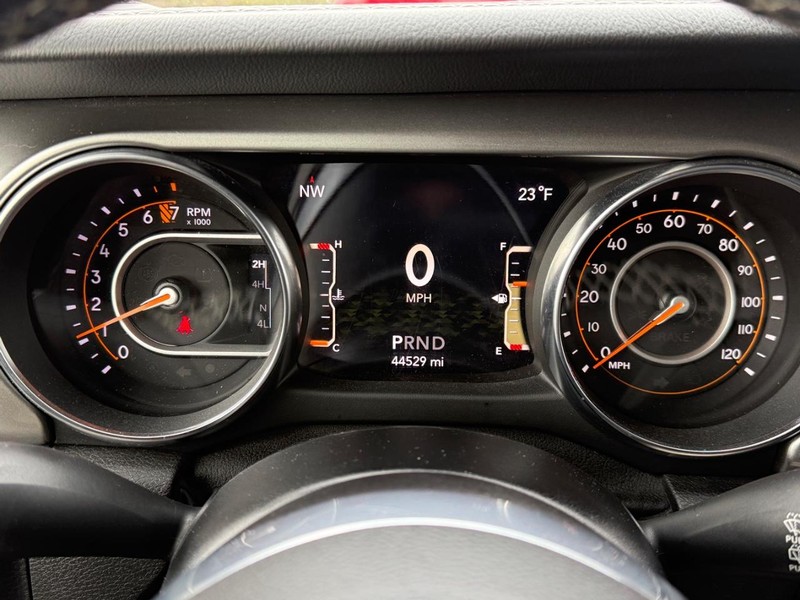 Jeep Wrangler Unlimited Vehicle Full-screen Gallery Image 19