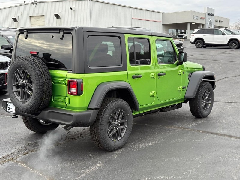 Jeep Wrangler Vehicle Full-screen Gallery Image 3