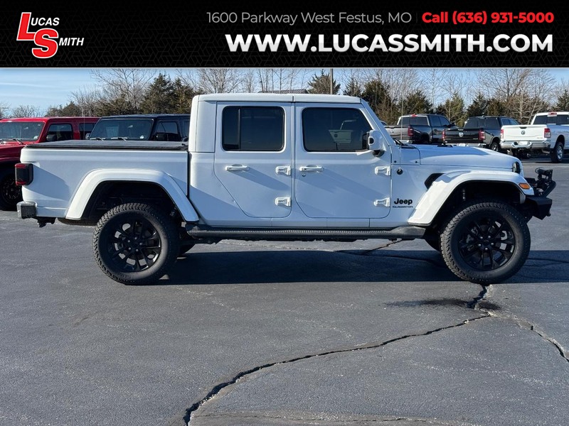 Jeep Gladiator Vehicle Full-screen Gallery Image 01