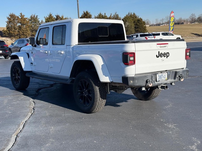 Jeep Gladiator Vehicle Full-screen Gallery Image 06
