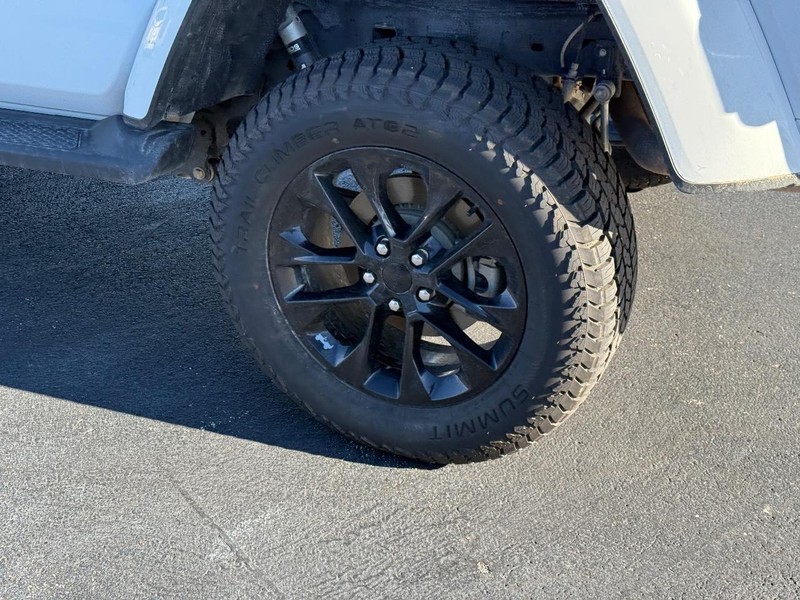 Jeep Gladiator Vehicle Full-screen Gallery Image 07