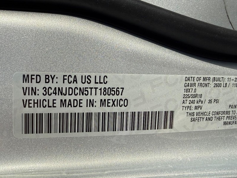 Jeep Compass Vehicle Full-screen Gallery Image 15