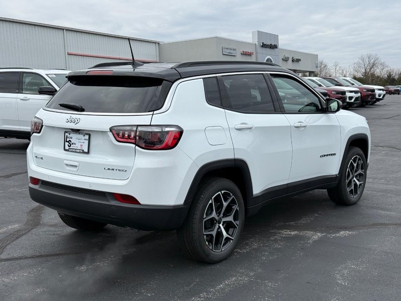 Jeep Compass Vehicle Full-screen Gallery Image 3