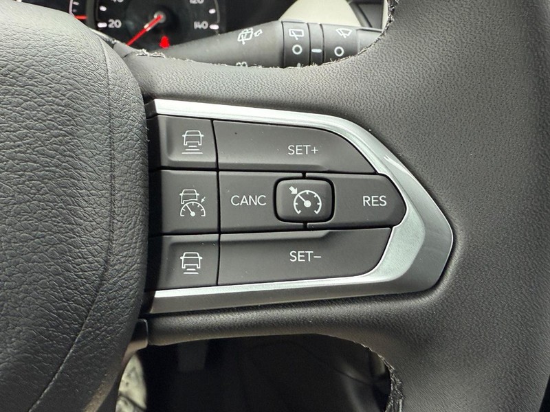 Jeep Compass Vehicle Full-screen Gallery Image 12