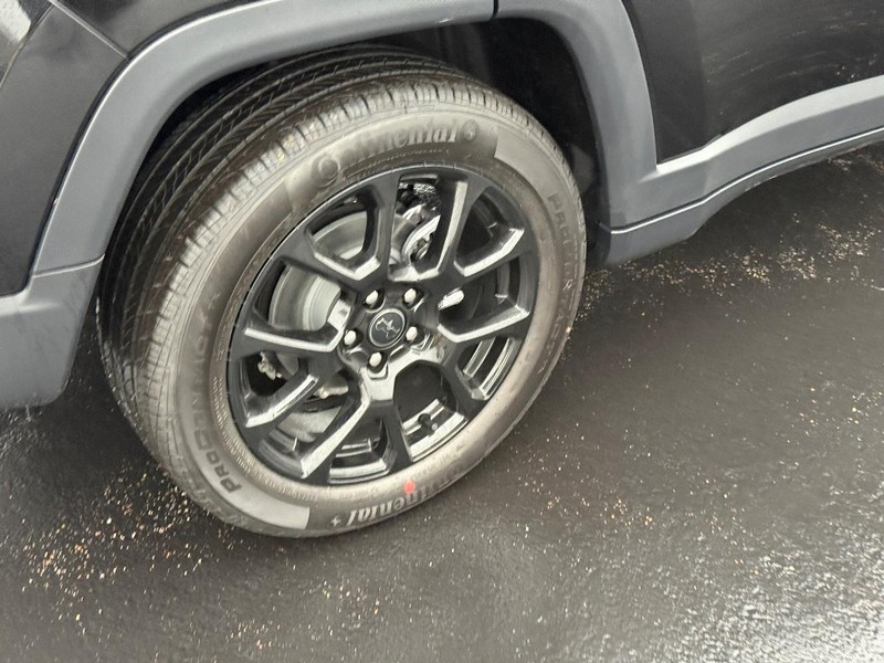 Jeep Compass Vehicle Full-screen Gallery Image 4