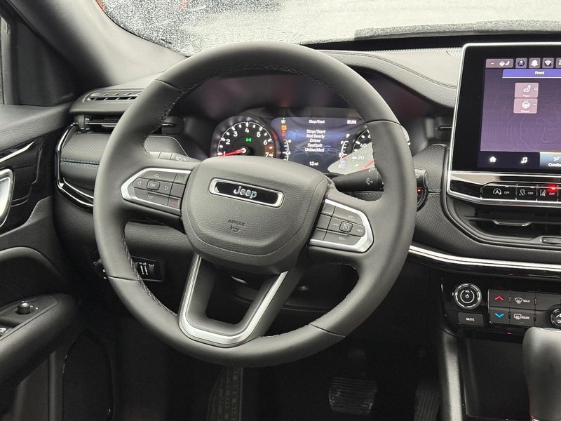 Jeep Compass Vehicle Full-screen Gallery Image 7