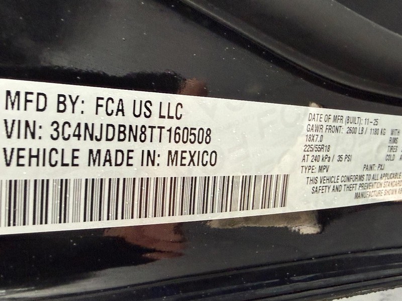 Jeep Compass Vehicle Full-screen Gallery Image 15