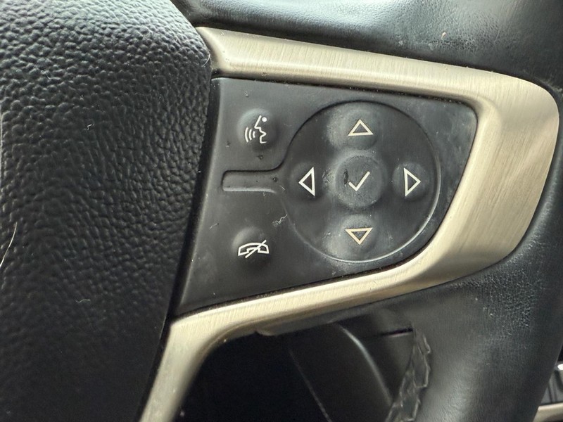 GMC Acadia Vehicle Full-screen Gallery Image 19