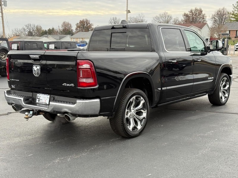 Ram 1500 Vehicle Full-screen Gallery Image 3