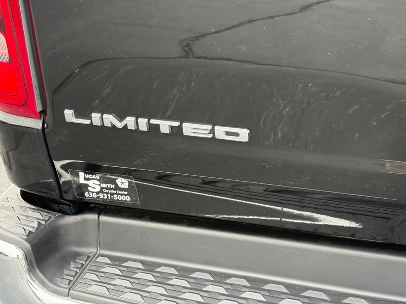 Ram 1500 Vehicle Full-screen Gallery Image 6