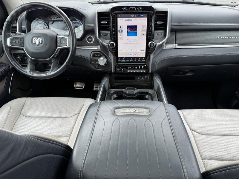 Ram 1500 Vehicle Full-screen Gallery Image 12