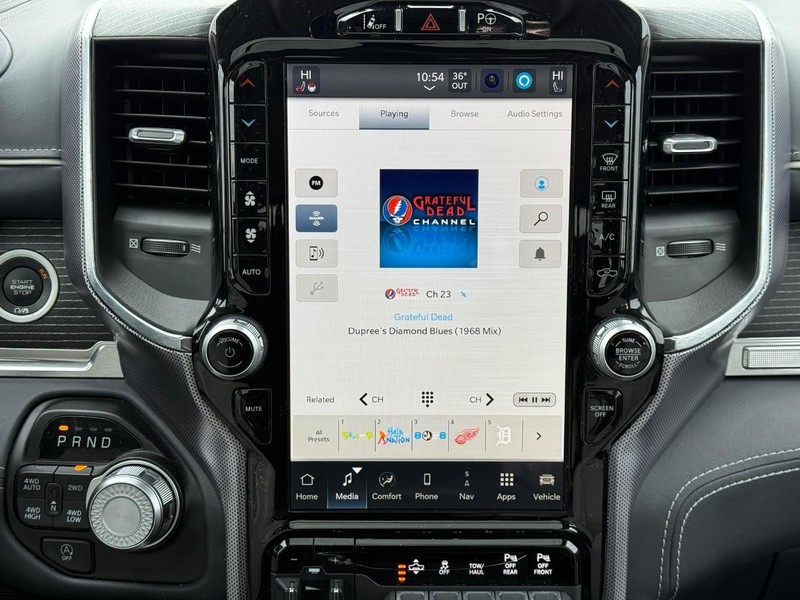 Ram 1500 Vehicle Full-screen Gallery Image 14