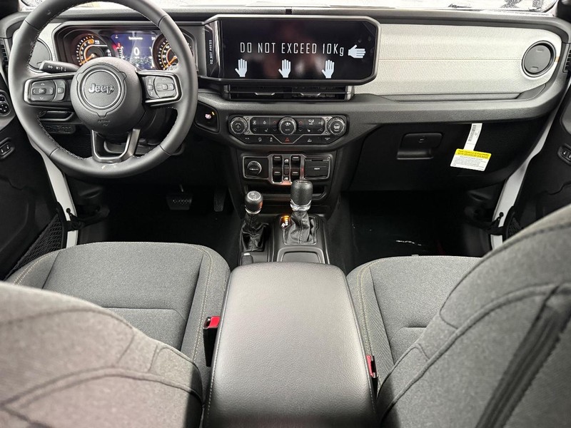 Jeep Wrangler Vehicle Full-screen Gallery Image 6