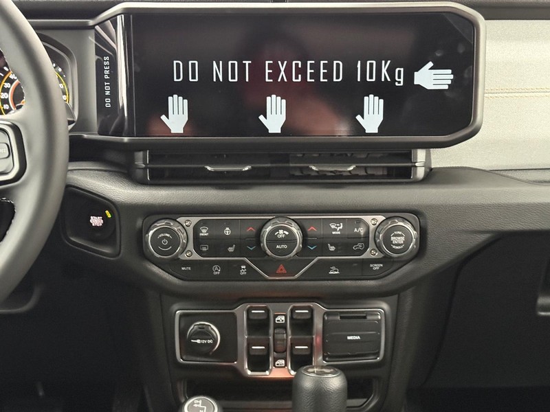 Jeep Wrangler Vehicle Full-screen Gallery Image 8