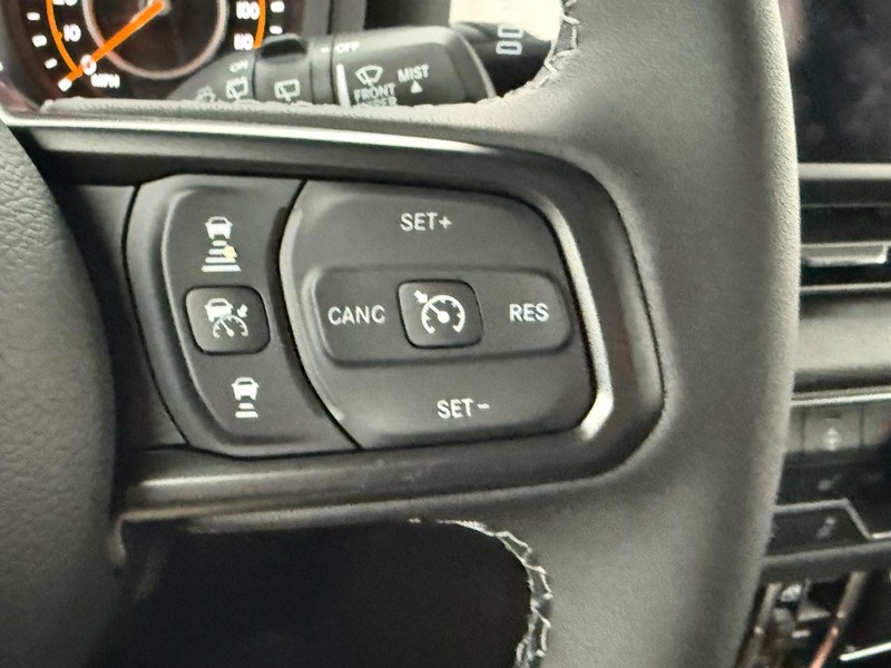 Jeep Wrangler Vehicle Full-screen Gallery Image 13