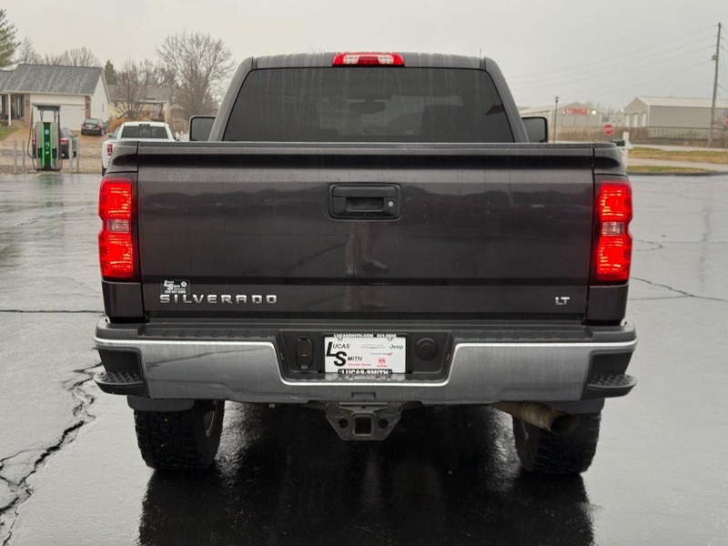 Chevrolet Silverado 2500HD Vehicle Full-screen Gallery Image 5