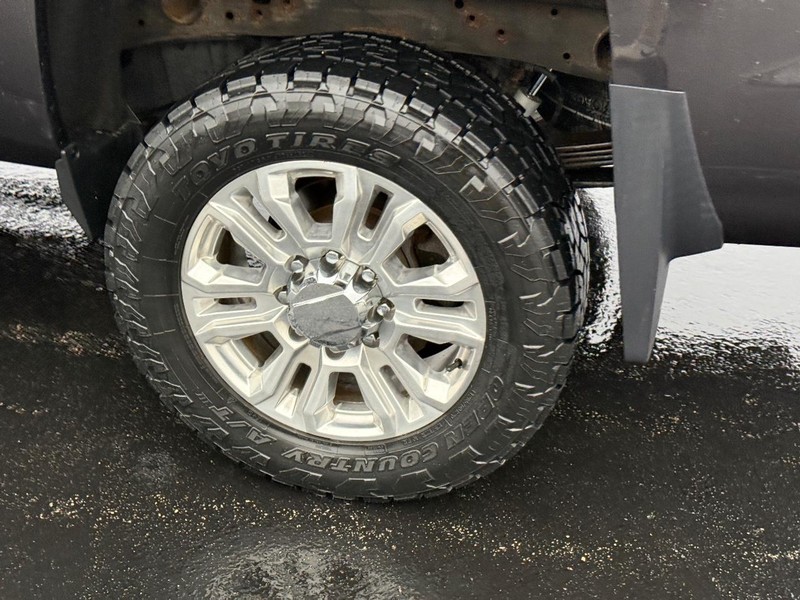 Chevrolet Silverado 2500HD Vehicle Full-screen Gallery Image 7