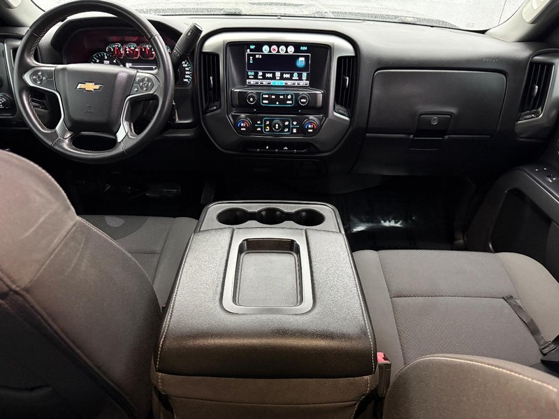 Chevrolet Silverado 2500HD Vehicle Full-screen Gallery Image 11