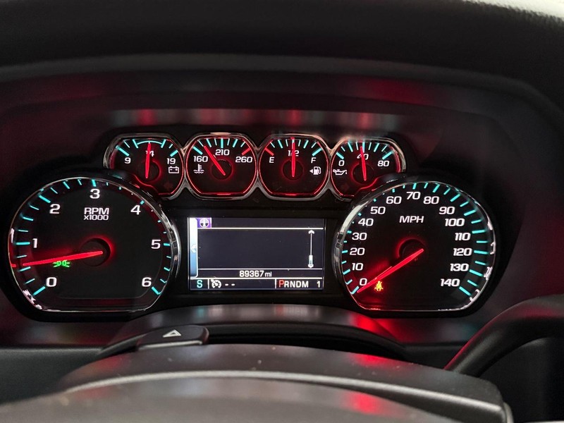 Chevrolet Silverado 2500HD Vehicle Full-screen Gallery Image 19