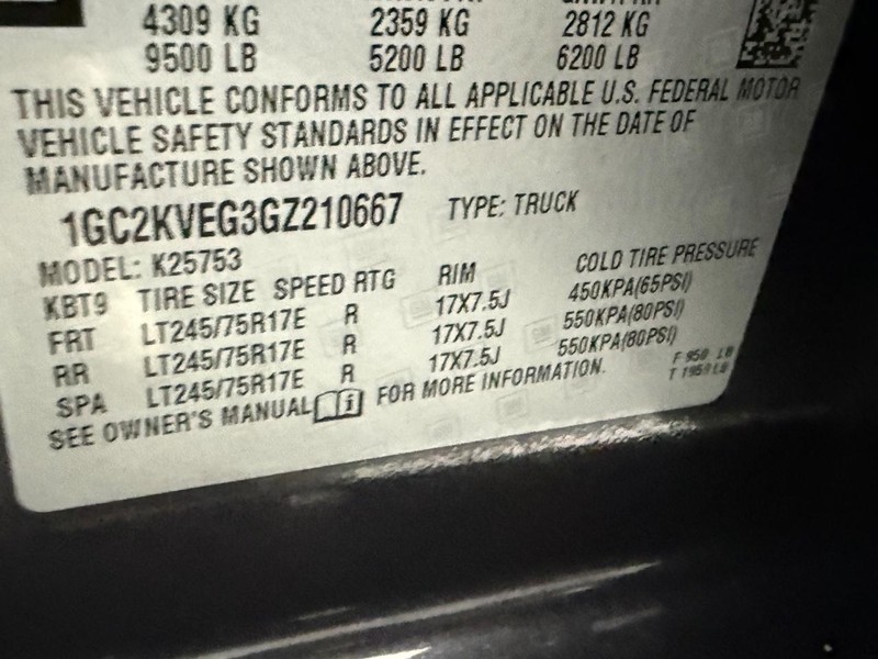 Chevrolet Silverado 2500HD Vehicle Full-screen Gallery Image 22