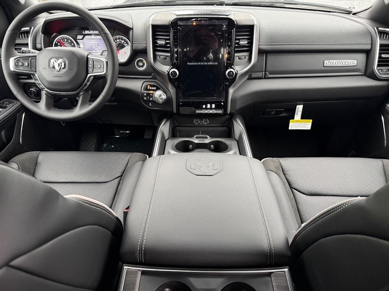 Ram 1500 Vehicle Full-screen Gallery Image 7