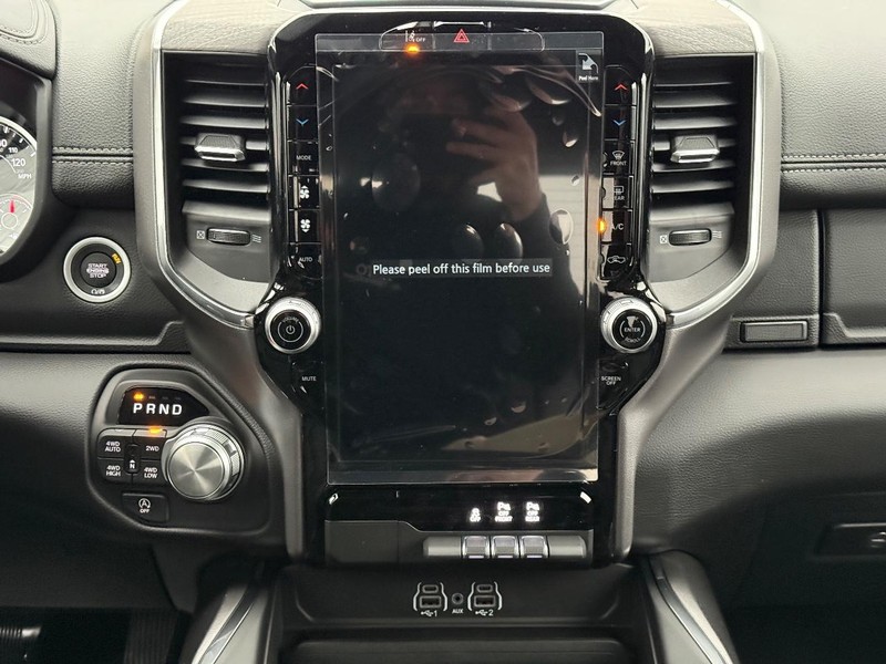 Ram 1500 Vehicle Full-screen Gallery Image 9