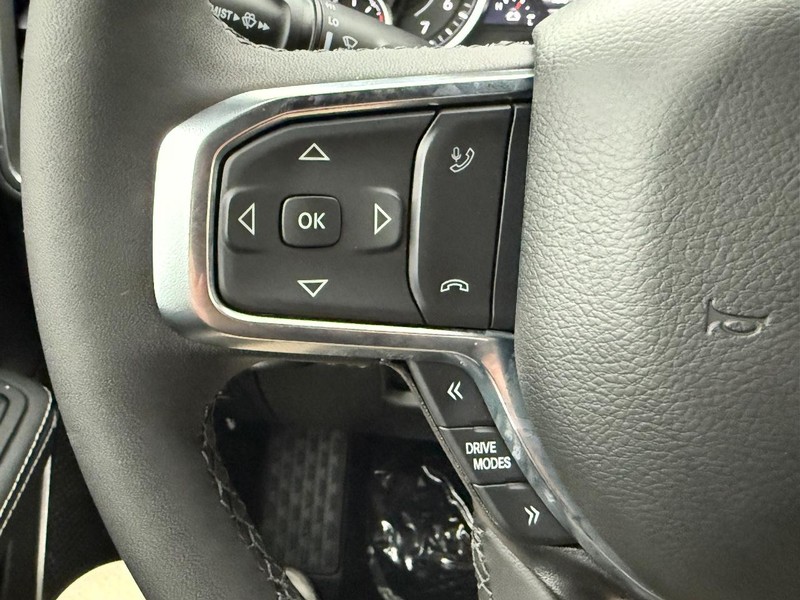 Ram 1500 Vehicle Full-screen Gallery Image 12