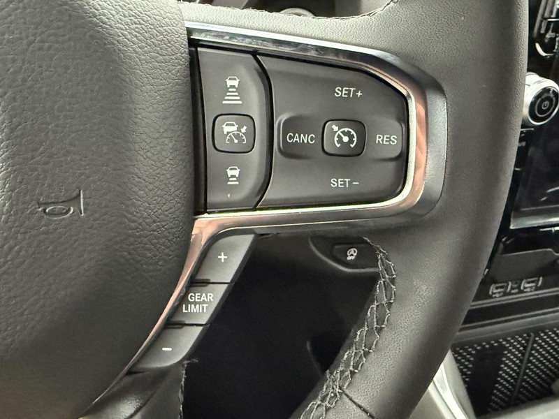 Ram 1500 Vehicle Full-screen Gallery Image 13