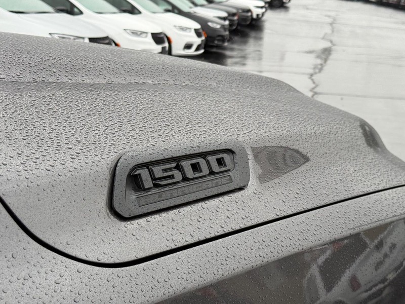 Ram 1500 Vehicle Full-screen Gallery Image 4