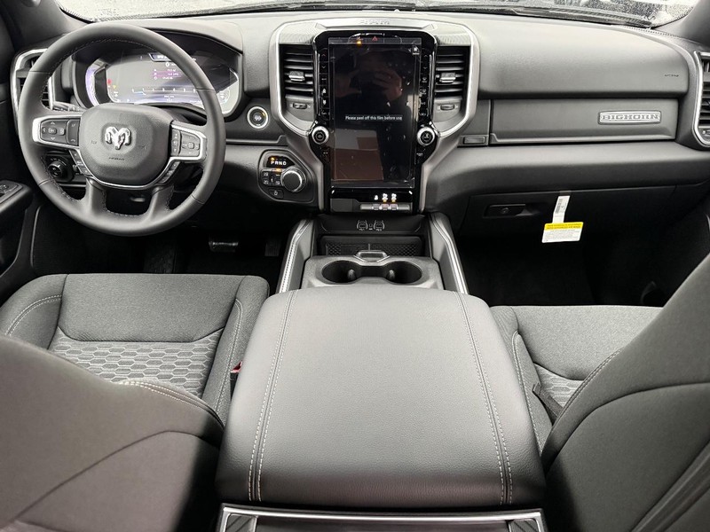 Ram 1500 Vehicle Full-screen Gallery Image 7