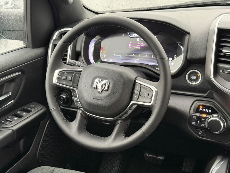 Ram 1500 Vehicle Full-screen Gallery Image 8