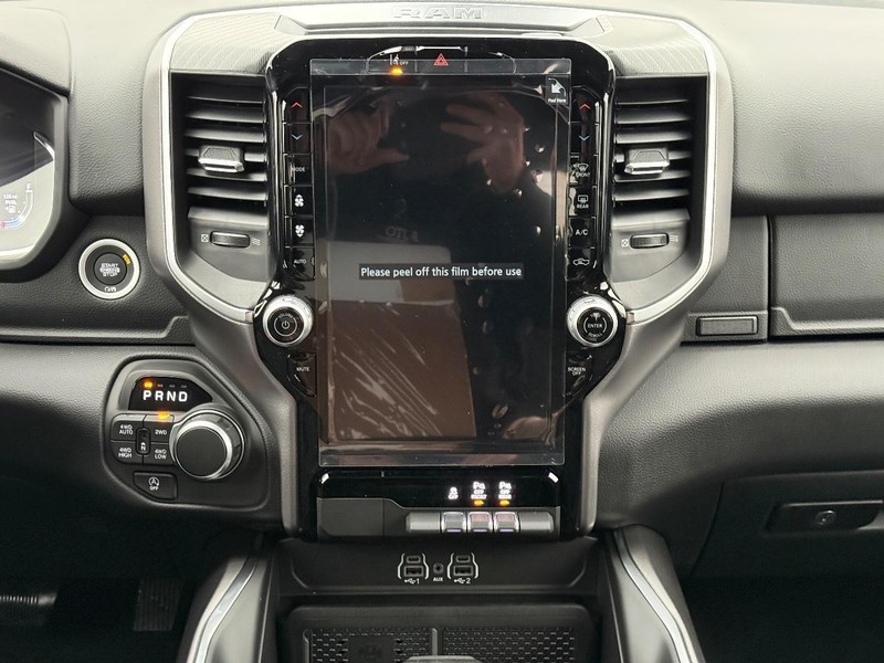 Ram 1500 Vehicle Full-screen Gallery Image 9