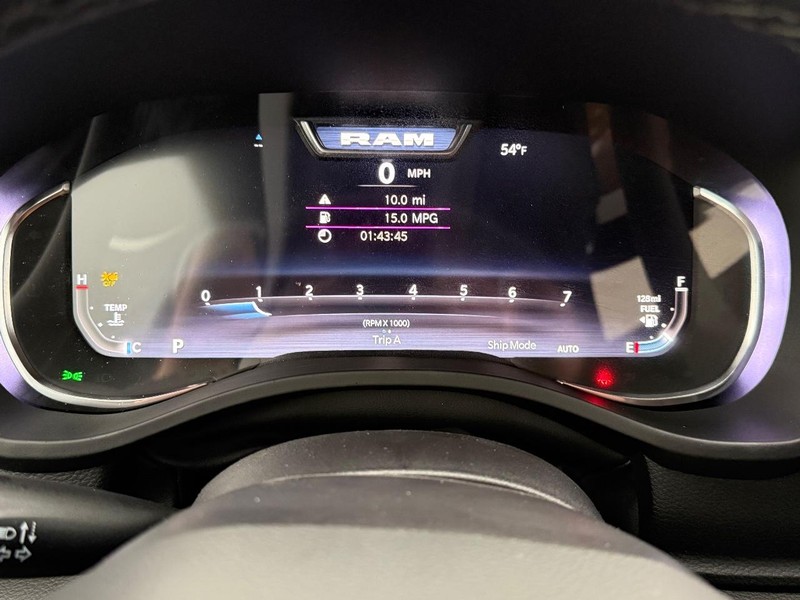 Ram 1500 Vehicle Full-screen Gallery Image 15