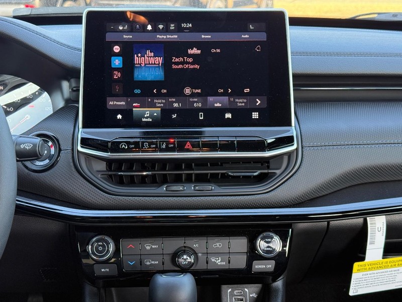 Jeep Compass Vehicle Full-screen Gallery Image 8