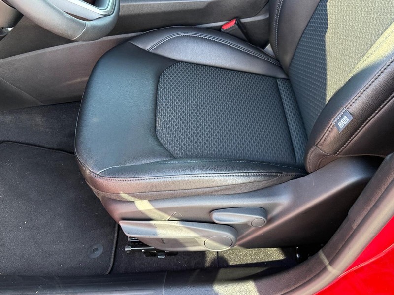 Jeep Compass Vehicle Full-screen Gallery Image 10