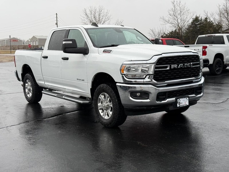 Ram 2500 Vehicle Full-screen Gallery Image 2