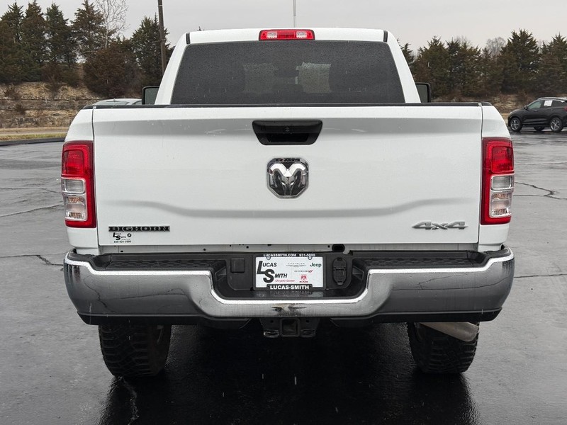 Ram 2500 Vehicle Full-screen Gallery Image 5