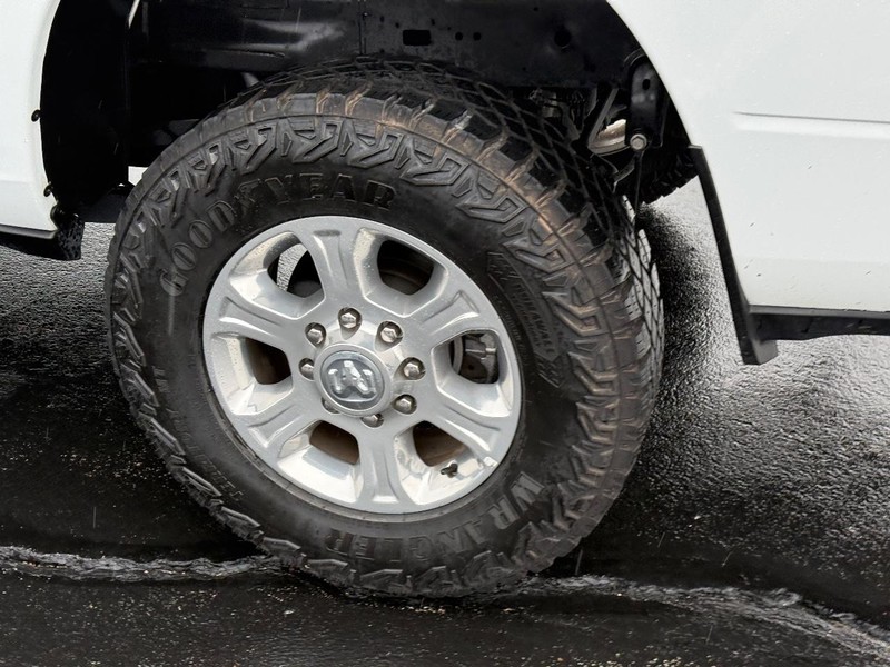 Ram 2500 Vehicle Full-screen Gallery Image 7