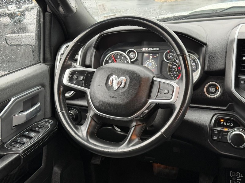 Ram 2500 Vehicle Full-screen Gallery Image 12