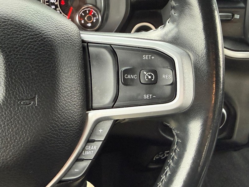 Ram 2500 Vehicle Full-screen Gallery Image 18